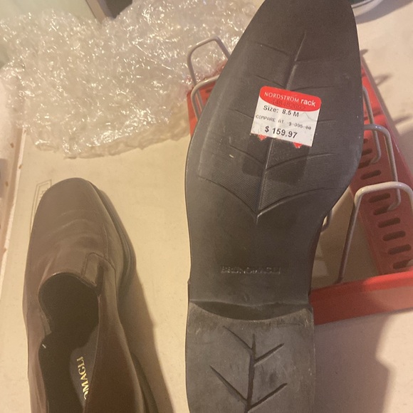 Never worn Bruno Magli leather shoes color brown. Size 8.5 - Picture 3 of 3